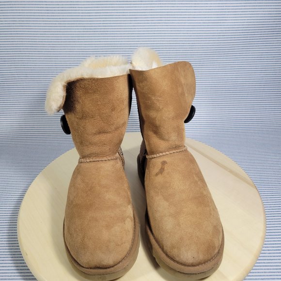 UGG Chestnut Brown Bailey Short Button Boots 5803 Women's Size 5 - Picture 2 of 11